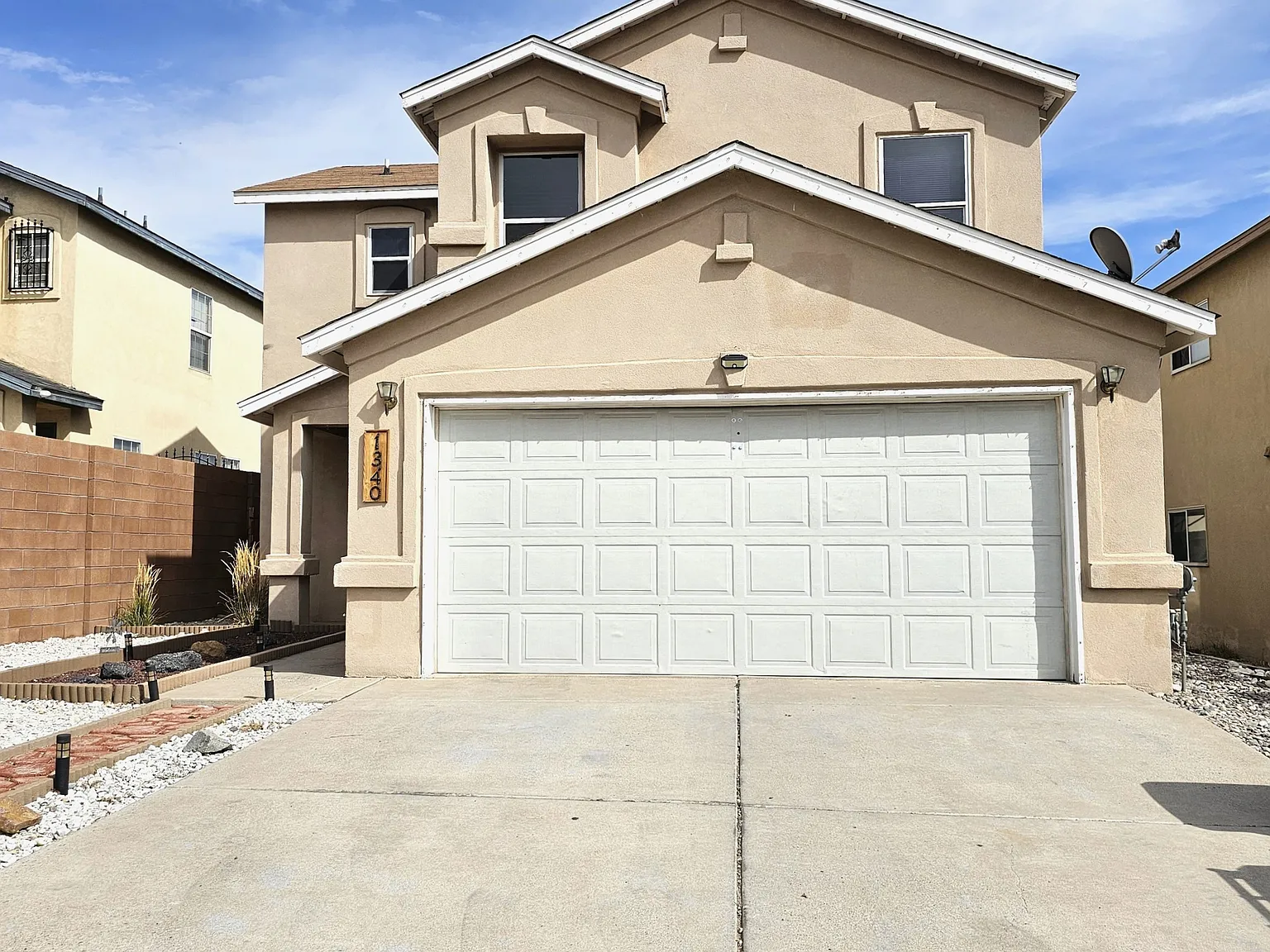 3 bed, 2.5 bath, 1617 sqft, $2,175 — Photo 1