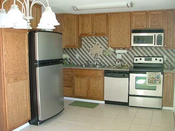 2nd image of 3725 Whetstone Dr