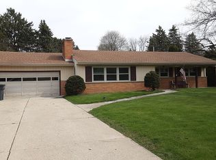 9704 W Meadow Park Dr, Hales Corners, WI 53130