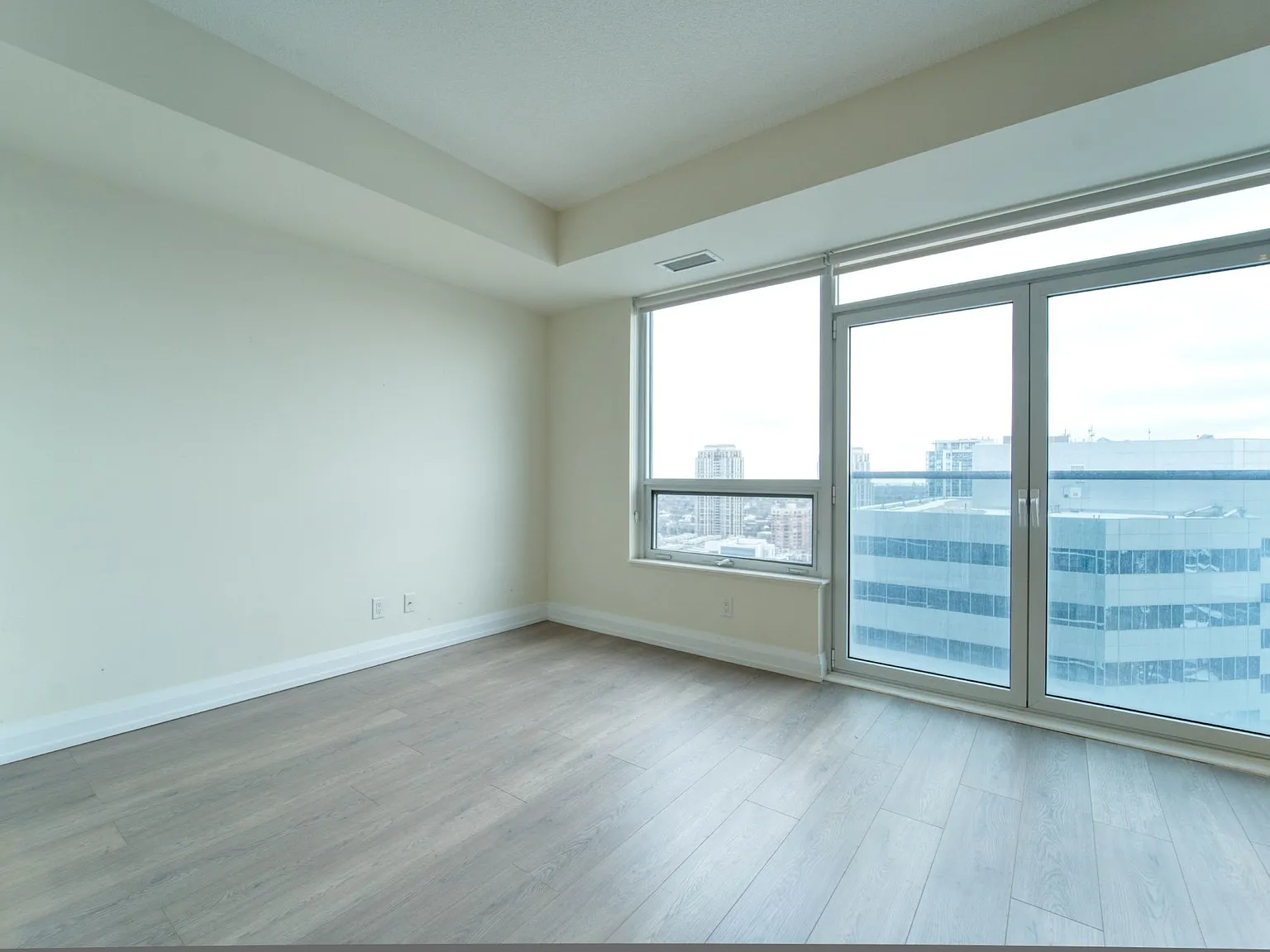 2 bed, 699 sqft, $2,500 — Photo 3