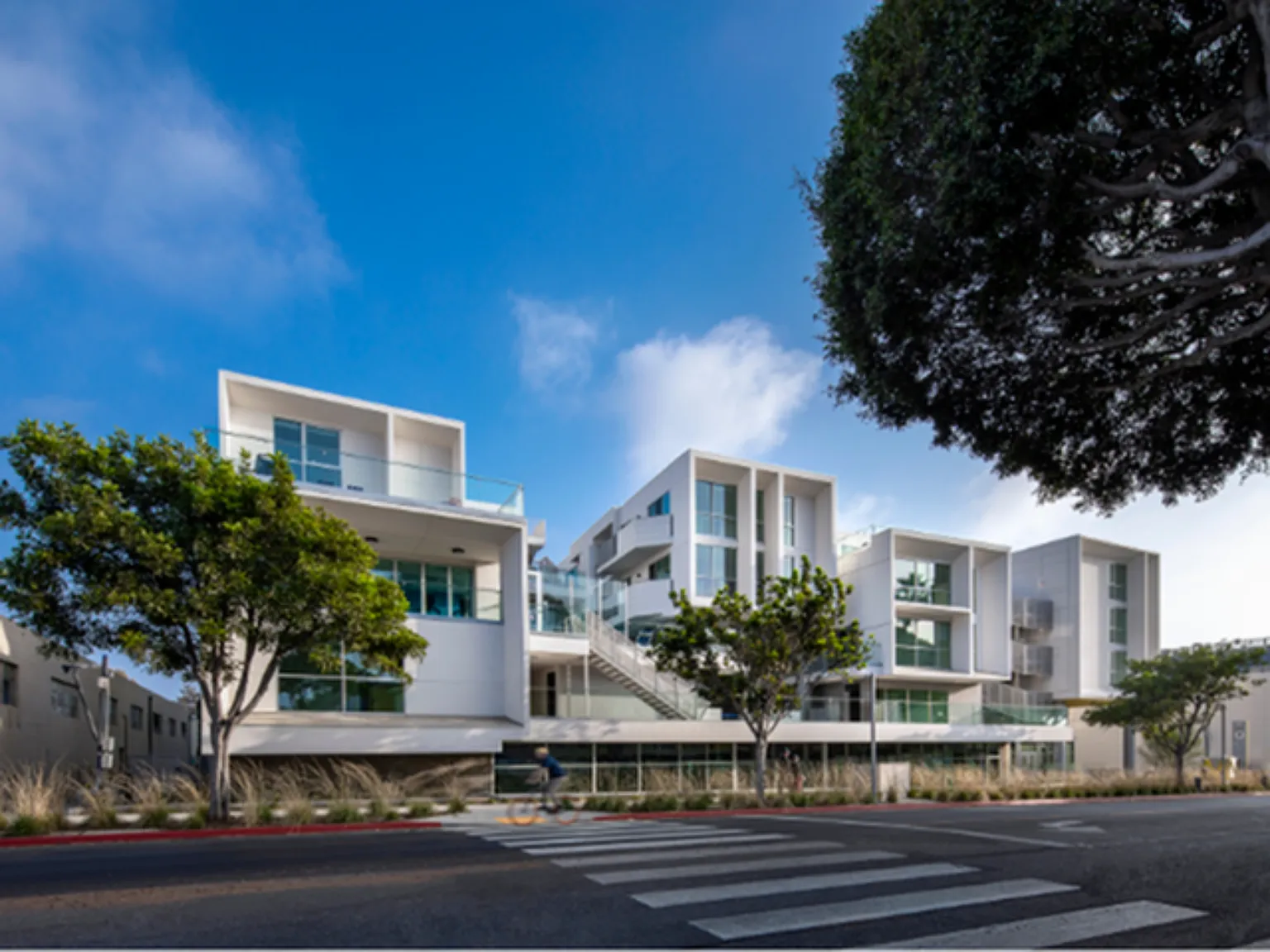 Millennium Santa Monica — Photo 1