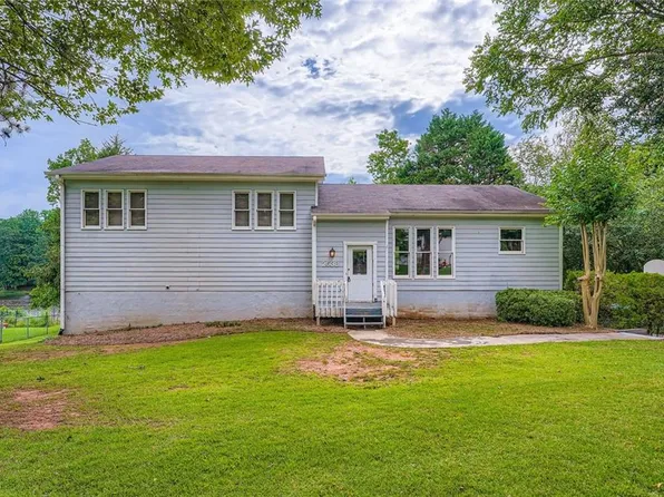 2538 Morgan Lake Dr NE, Marietta, GA 30066
