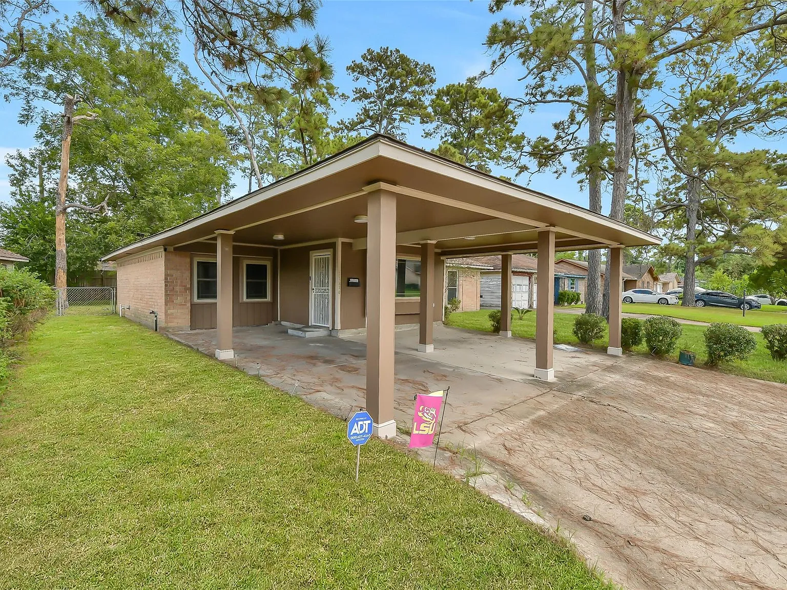 3 bed, 2.0 bath, 1537 sqft, $1,750 — Photo 3