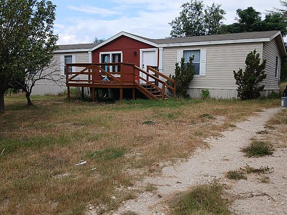Front of home with driveway