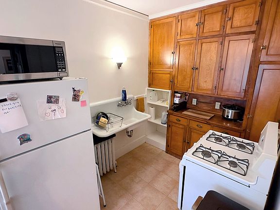 5th image of 115 Bedford St SE #10