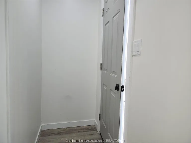 22 Gray St #B — Photo 9