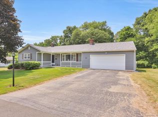 67 Algin Dr, Middlebury, CT 06762