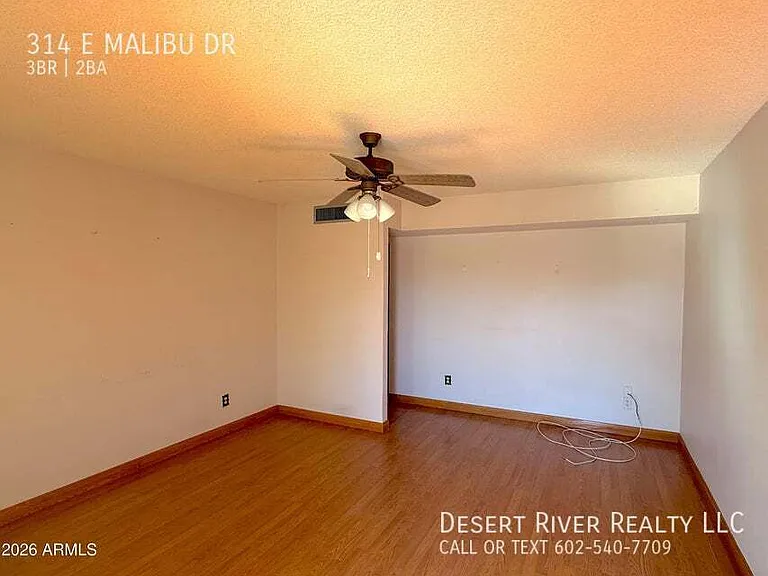 314 E Malibu Dr — Photo 3