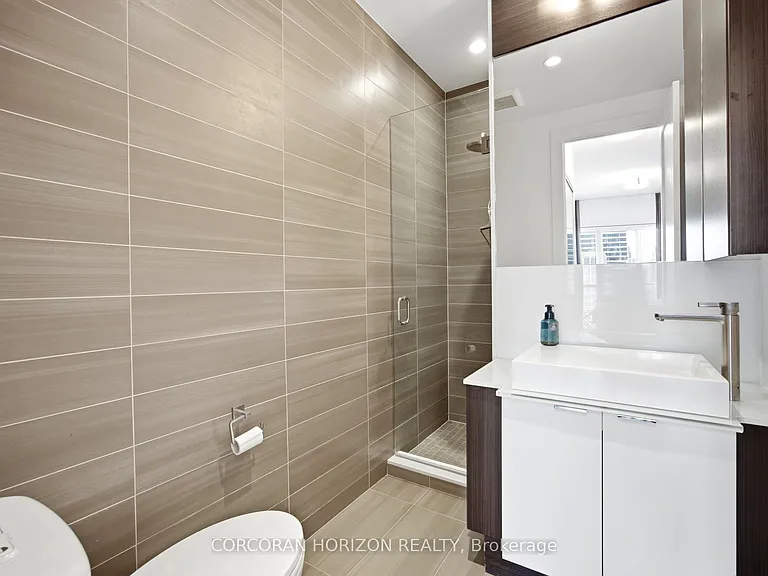 300 Front St W #4403 — Photo 28