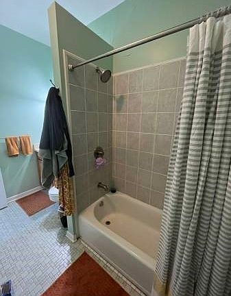 Bull Bath w ceramic tile