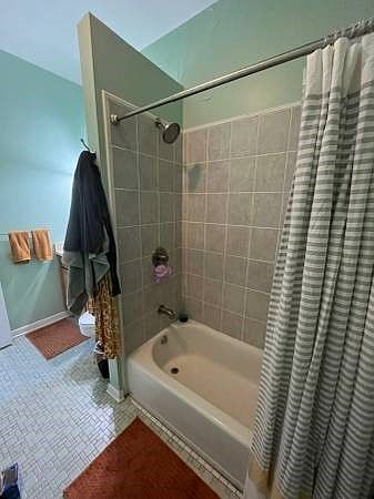 Bull Bath w ceramic tile