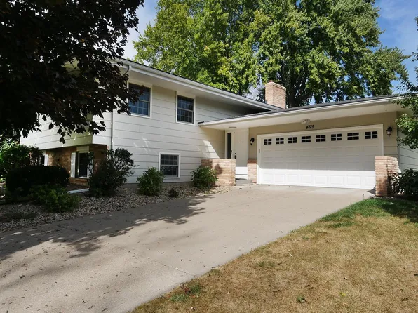 4519 Heritage Hills Cir, Bloomington, MN 55437