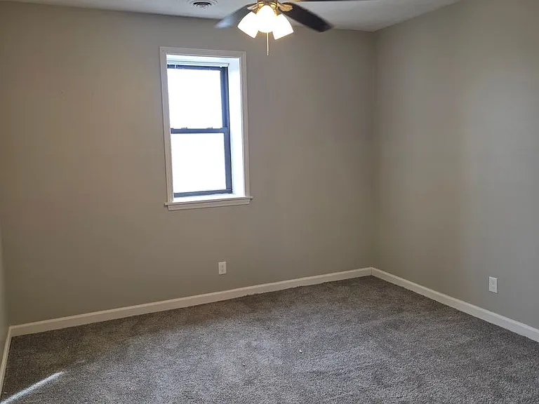 Come Home to Peterson Square Apartments — Photo 28