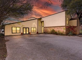 201 Falcon Ln, Hillsboro, TX 76645