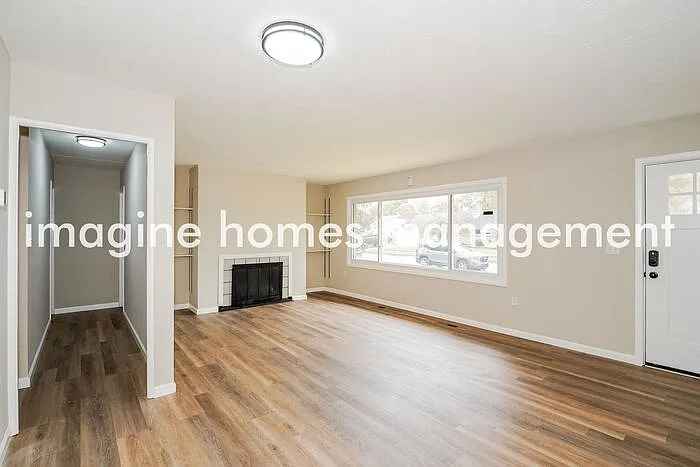 414 Anne Dr — Photo 2