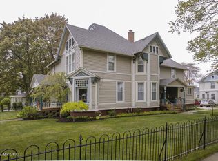 229 Michigan Ave, South Haven, MI 49090