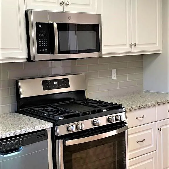 380 King St #11 — Photo 3