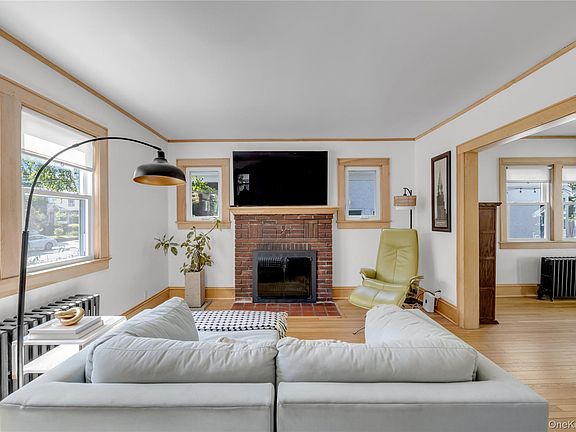 5th image of 48 Hillview Avenue