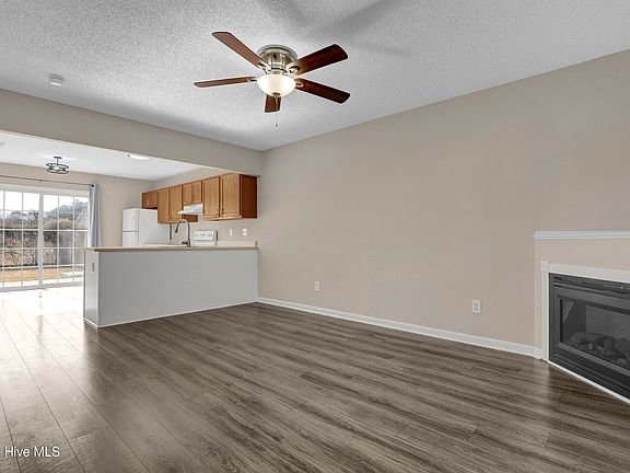 3rd image of 111 Croatan Court
