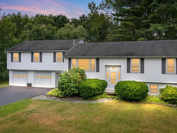 17 May Drive, Merrimack, NH 03054