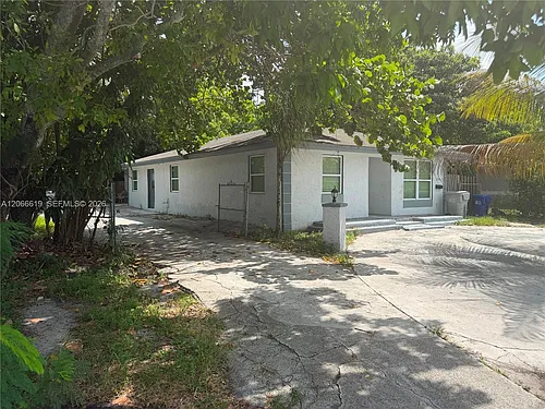 2910 NW 6th Ct Photo 1