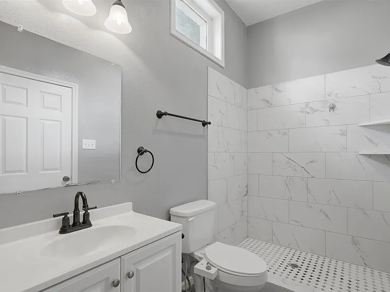 324 Johnson St #B — Photo 1