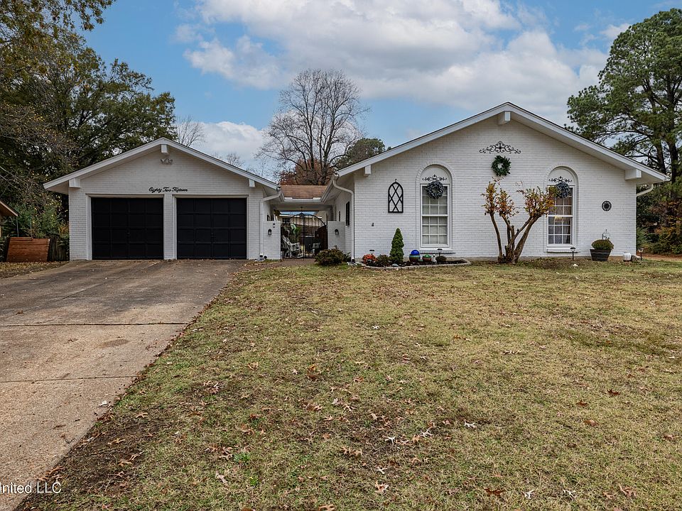 1st image of 8215 Chesterfield Dr