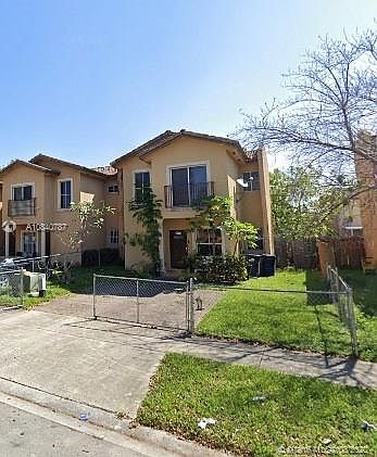 2nd image of 925 SW 6th Ct