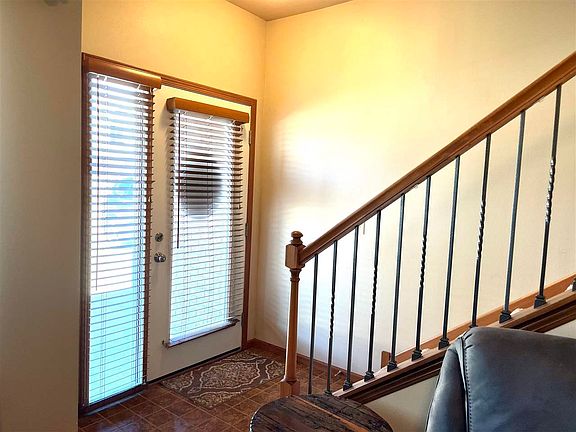 5th image of 1496 Burr Dr