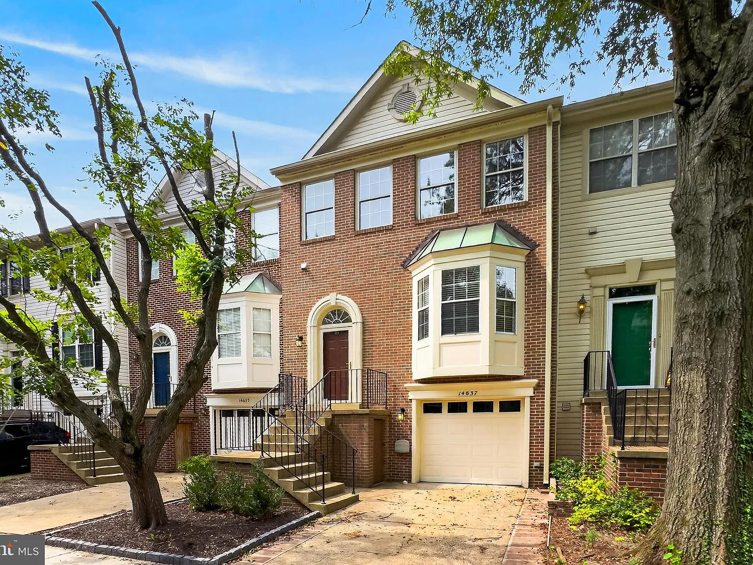 3 bed, 4.0 bath, 1956 sqft, $3,100 — Photo 3