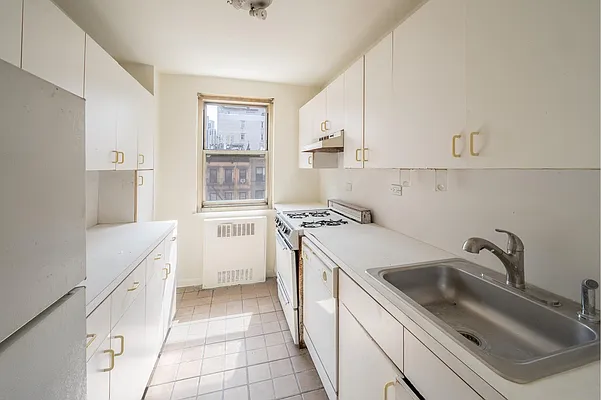 Sold by Compass | media 16