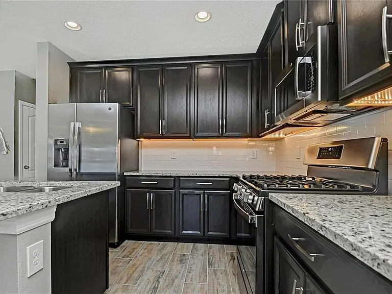 310 Cedar Bark Ln — Photo 8