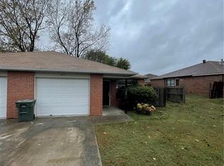 670-672 W Martha Dr #670, Fayetteville, AR 72703