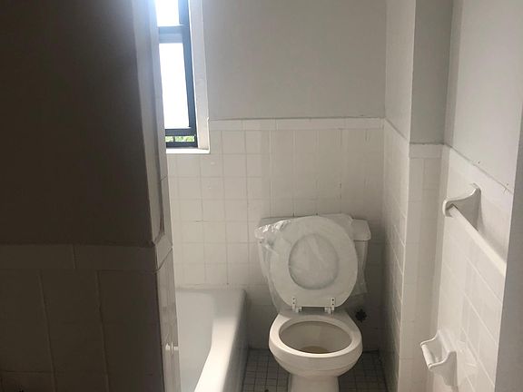5th image of 2280 Grand Ave #3