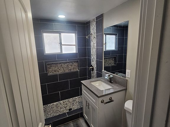 4th image of 3523 1st Ave #3523