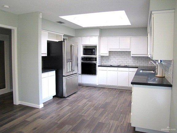 2nd image of 409 Bluebird Ave
