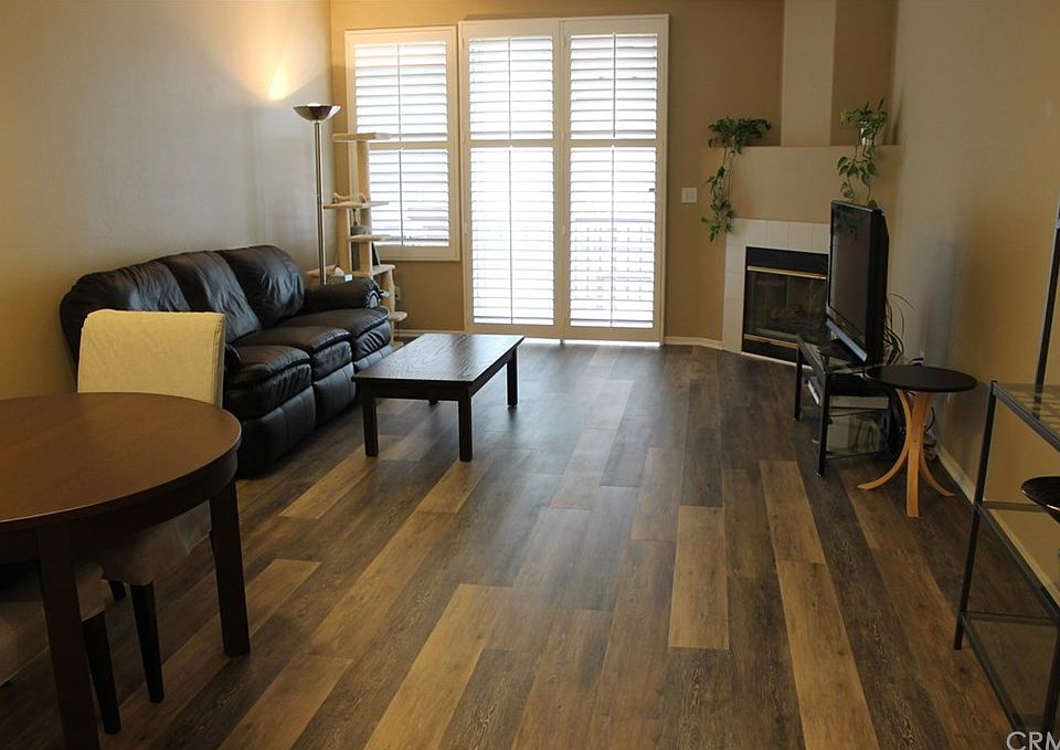 1st image of 4 Warmspring Ln