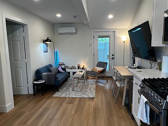 5th image of 363 S Elwood Ave
