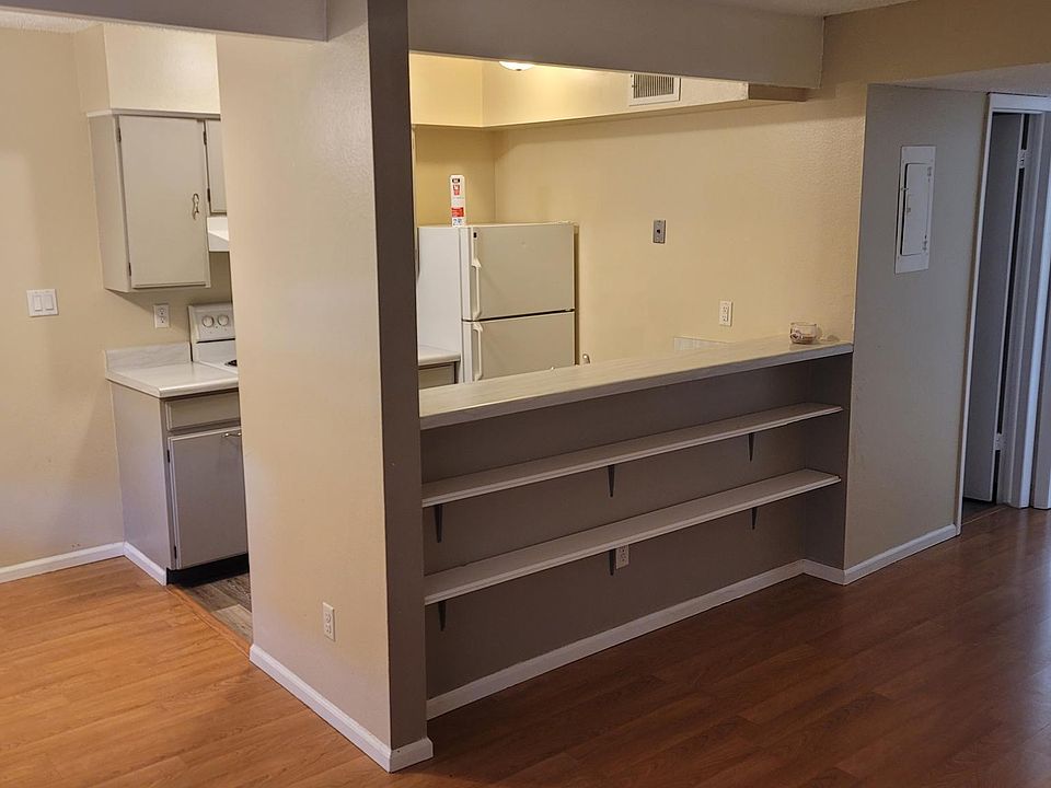 Living Room / Kitchen