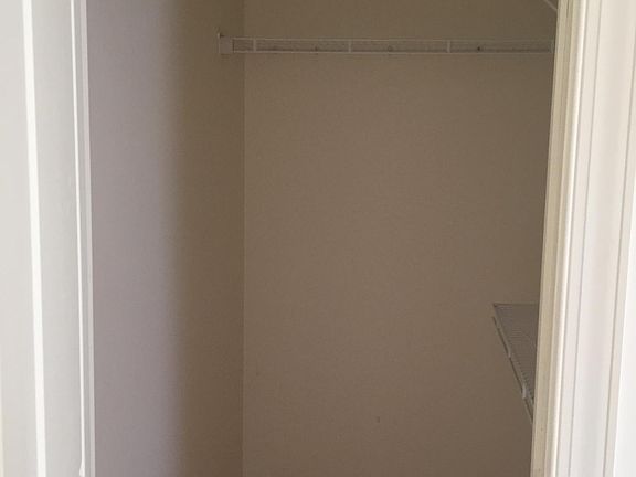 4th image of 7633 N Greenview Ave APT 2W