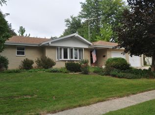 616 Viewcrest Ter, Burlington, WI 53105