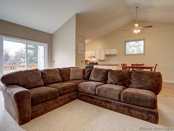 5th image of 9305 Hall Cir