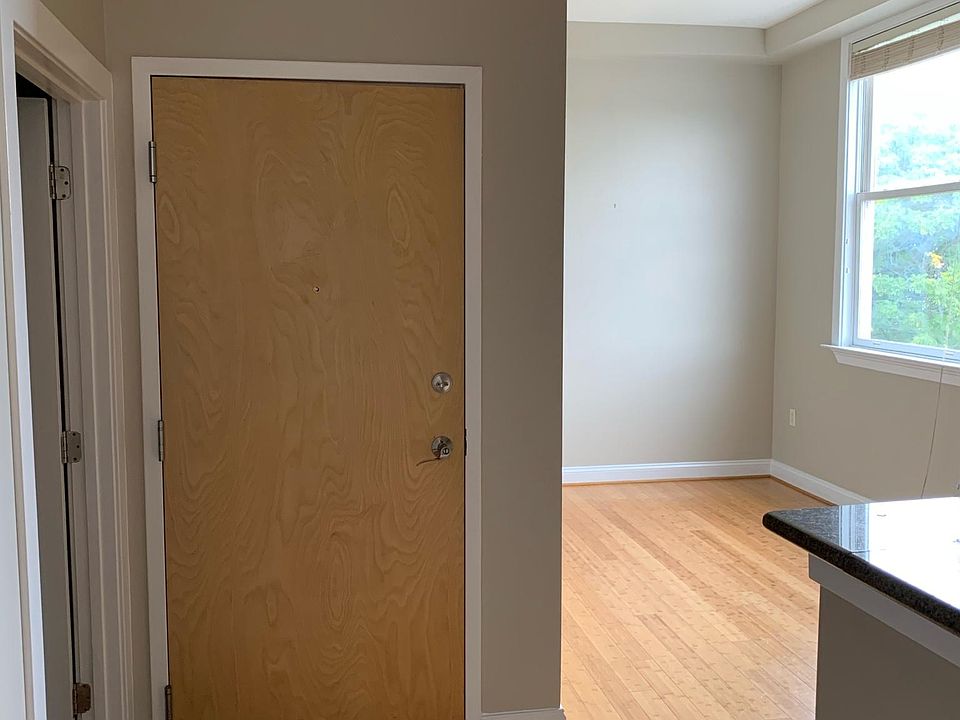 1st image of 1414 W Marshall St APT 409