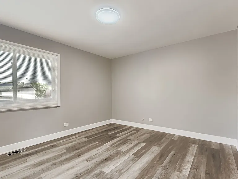 5611 Allemong Dr — Photo 14