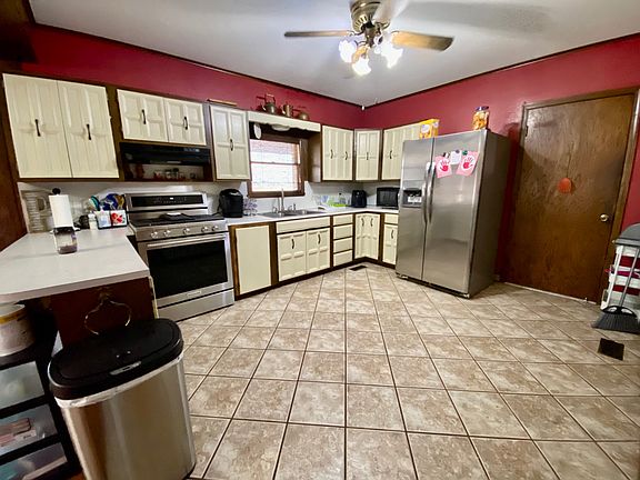 3rd image of 614 N 10th St