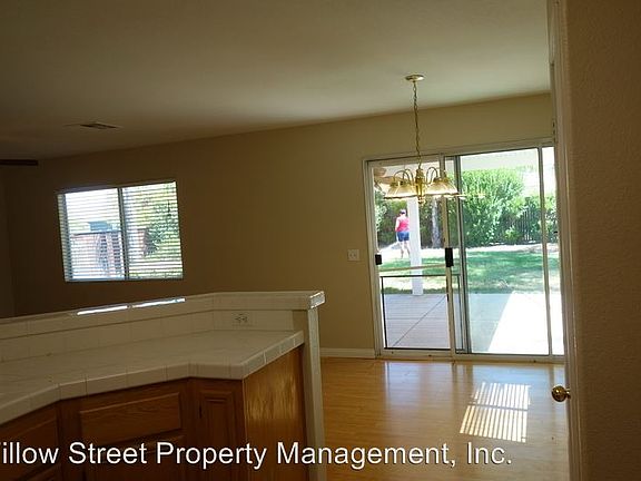 3rd image of 26970 Mountain Glen Dr