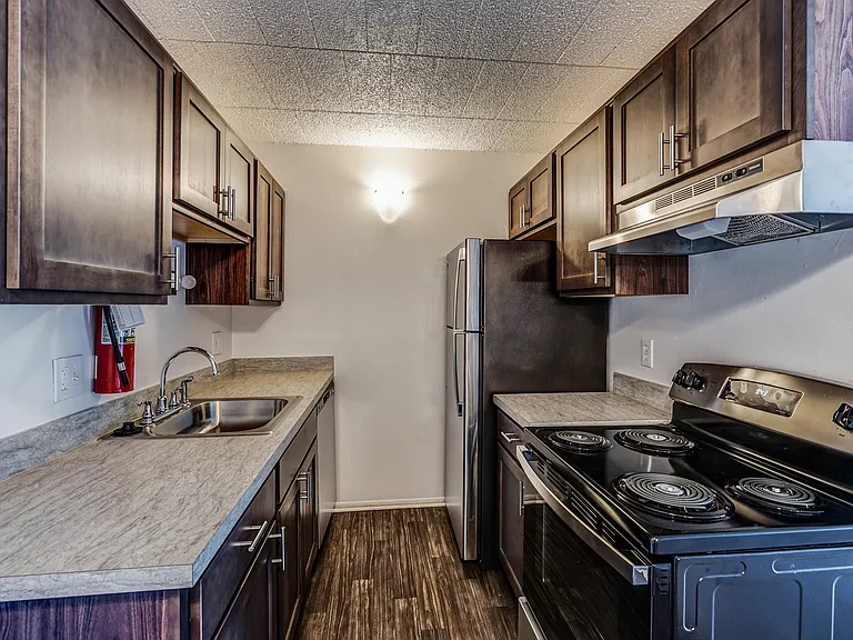 Park Place Apartments — Photo 3