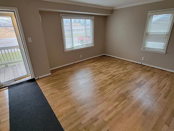 17" x 12.75" Livingroom. (Quarter round trim and baseboard paint to be added soon.)