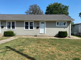 664 N Walnut St, Breese, IL 62230