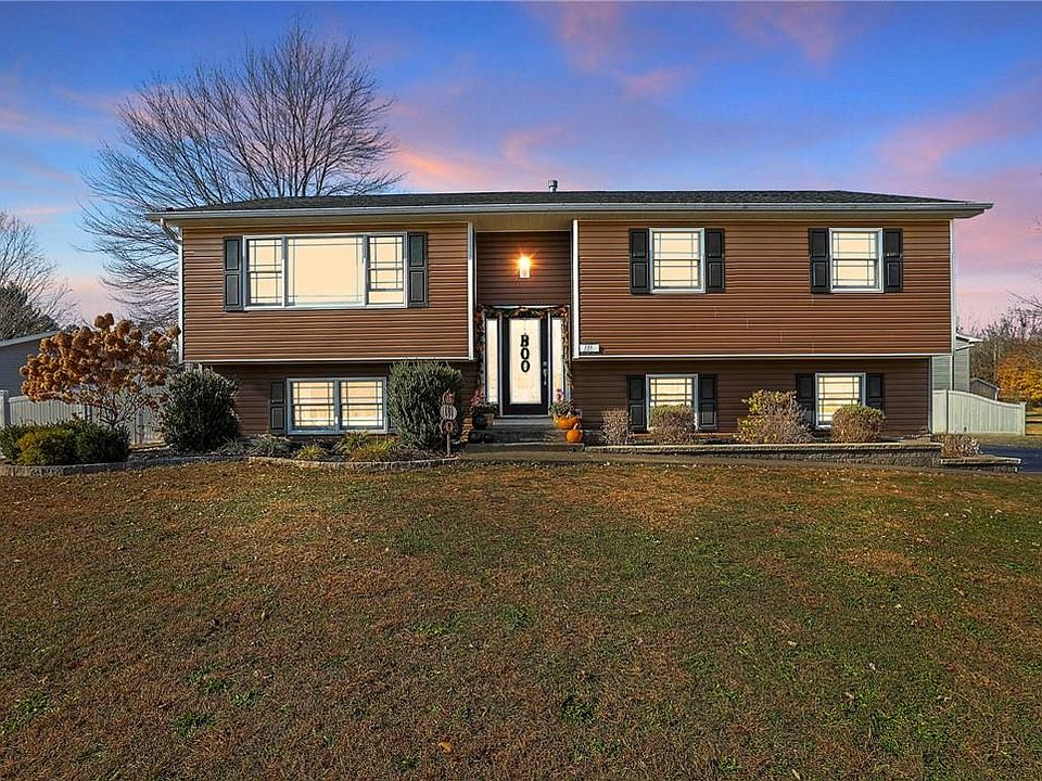 1st image of 144 Blue Jay Lane